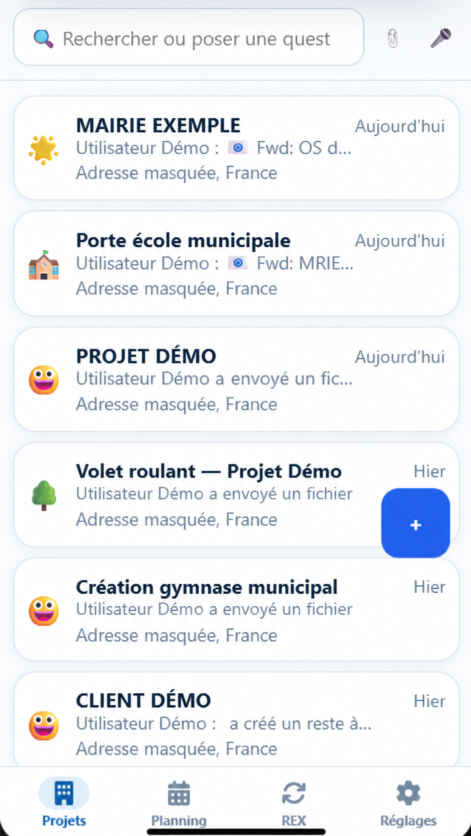 Aperçu anonymisé de Batitrax : les projets et derniers échanges réunis dans une liste.